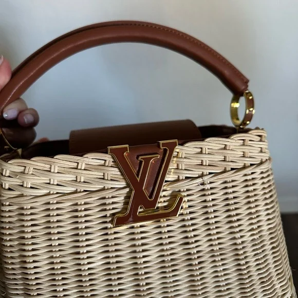 Chic Wicker Mini Bag with Brown Handle - Picture 2 of 8